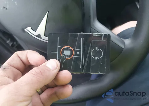 2020 Tesla Model 3 Long Range Dual Motor All-Wheel Drive z USA, uszkodzony, nr VIN 5YJ3E1EB1LF786931